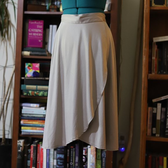 Vintage | neautral wrap skirt - Picture 1 of 10